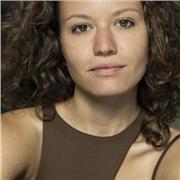 Attrice diplomata in Arte Drammatica presso Teatro Azione, disponibile a dare lezioni individuali di recitazione